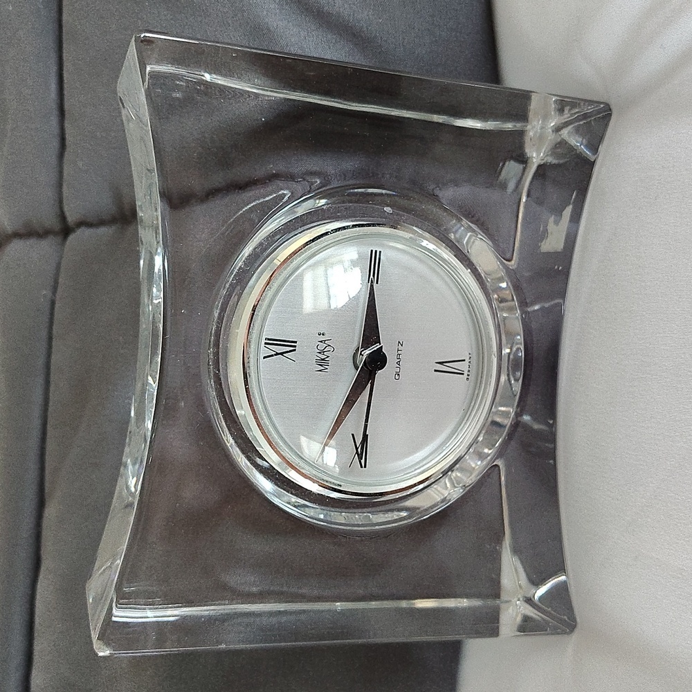 Mikasa Vintage Solitaire Crystal Clock